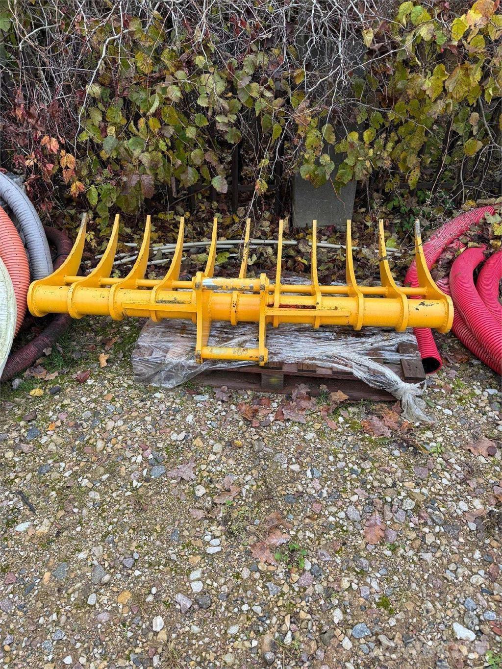 JCB JS145LR Pelle sur chenilles