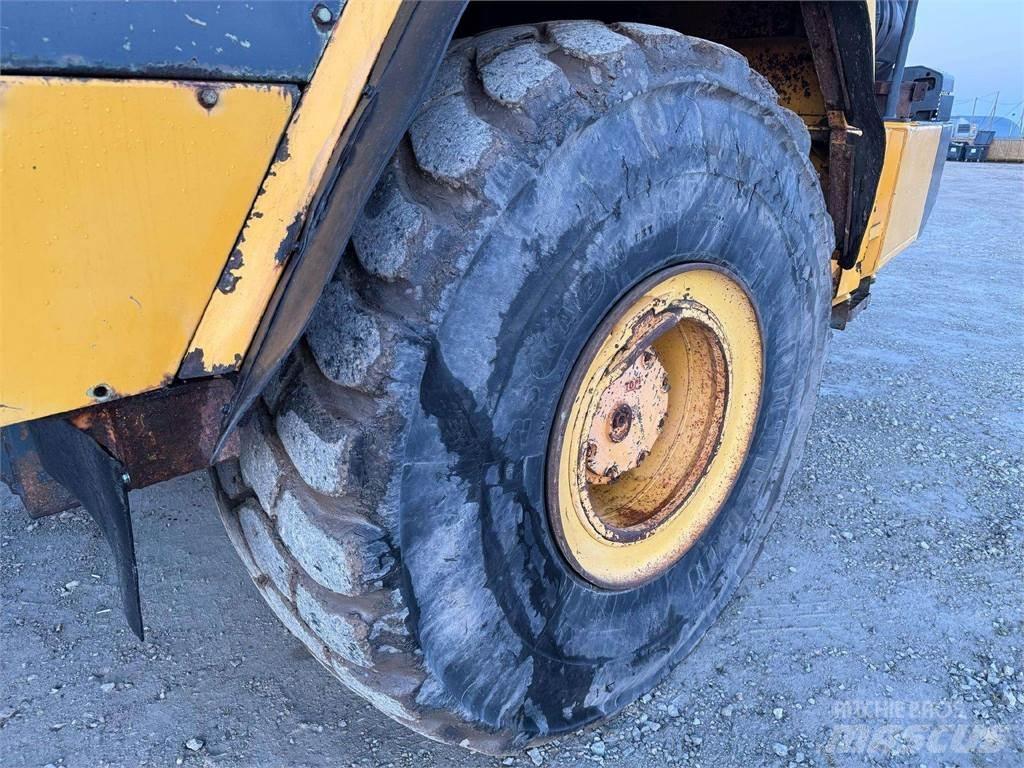 Komatsu HM 400-2 Tombereau articulé
