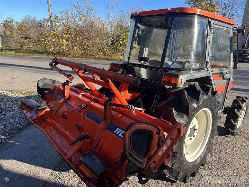 Kubota GL320 Tracteur