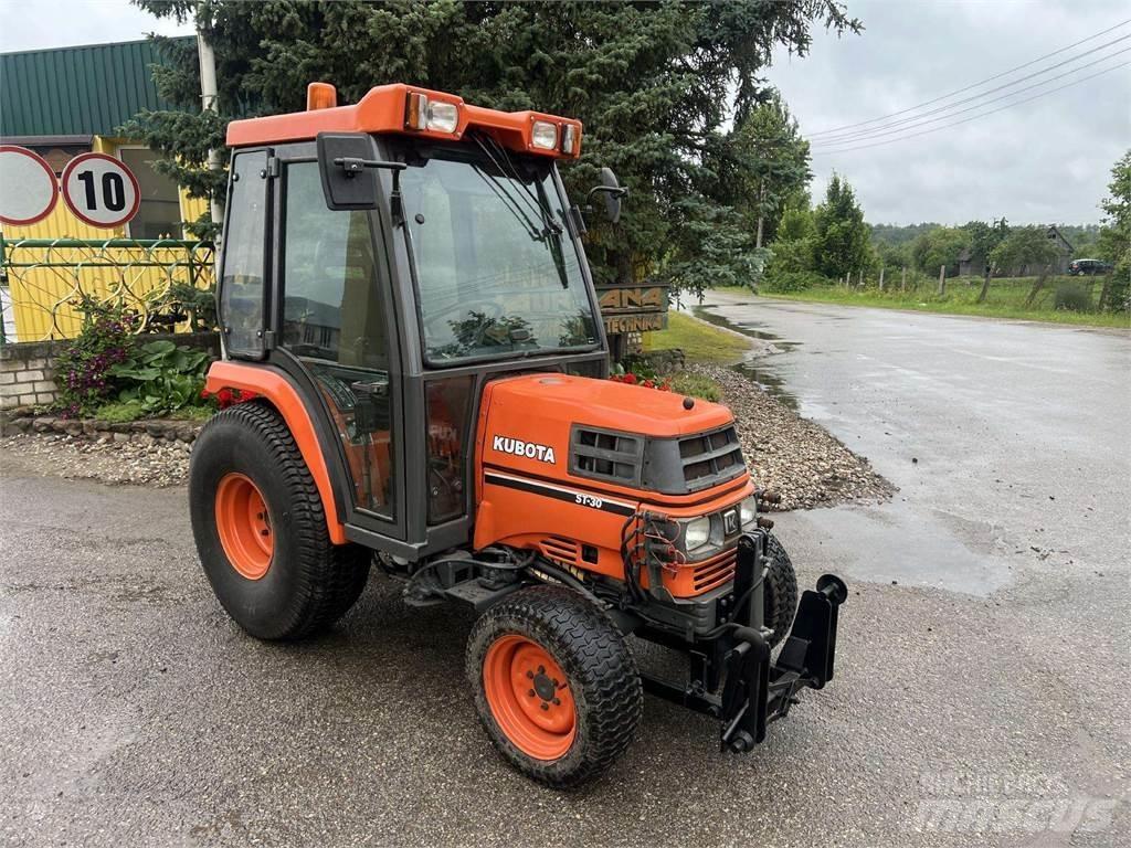 Kubota ST-30 Tracteur