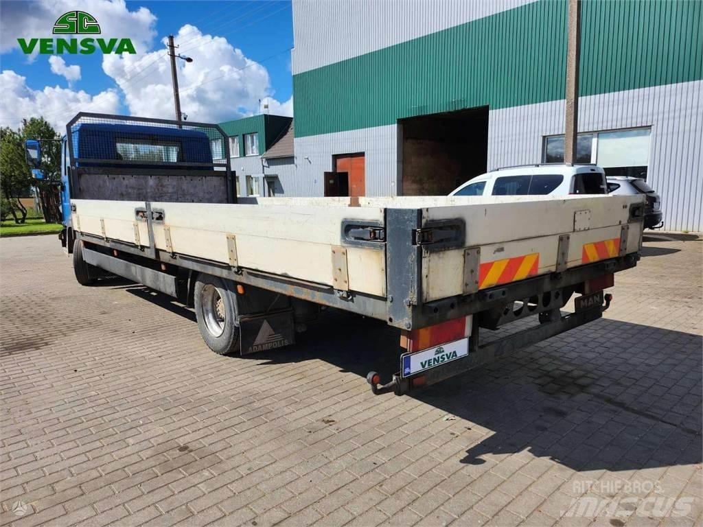 MAN LE 8.220 Camion plateau