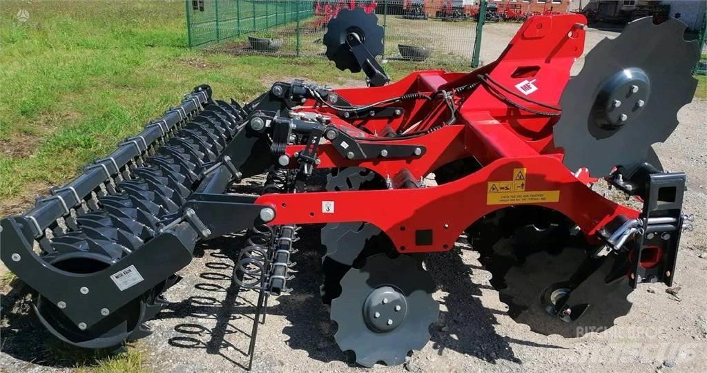 Metal-Fach U 740 Déchaumeur, cultivateur