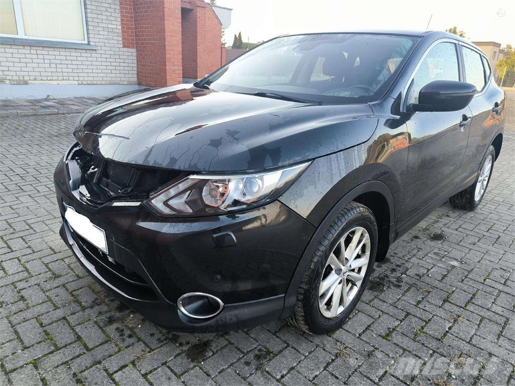 Nissan  Voiture
