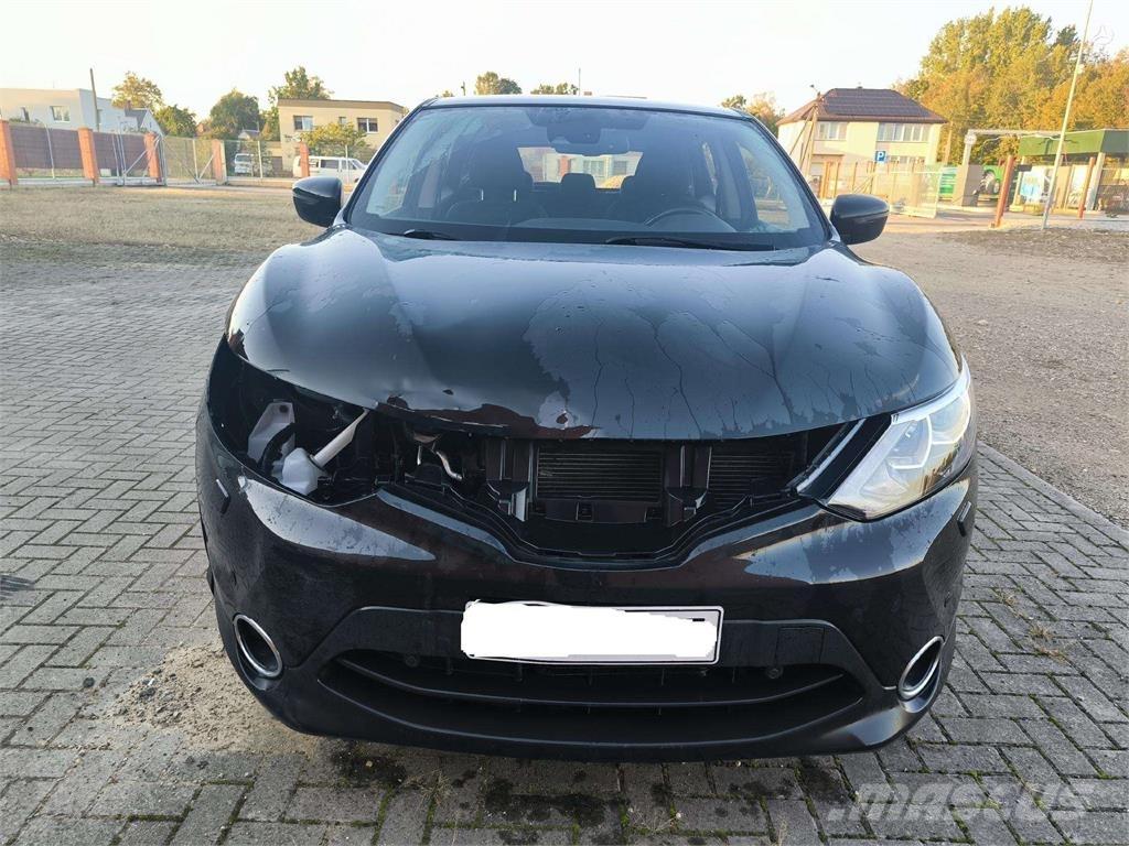 Nissan  Voiture