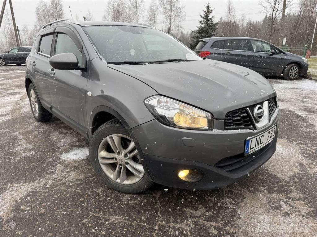 Nissan  Voiture