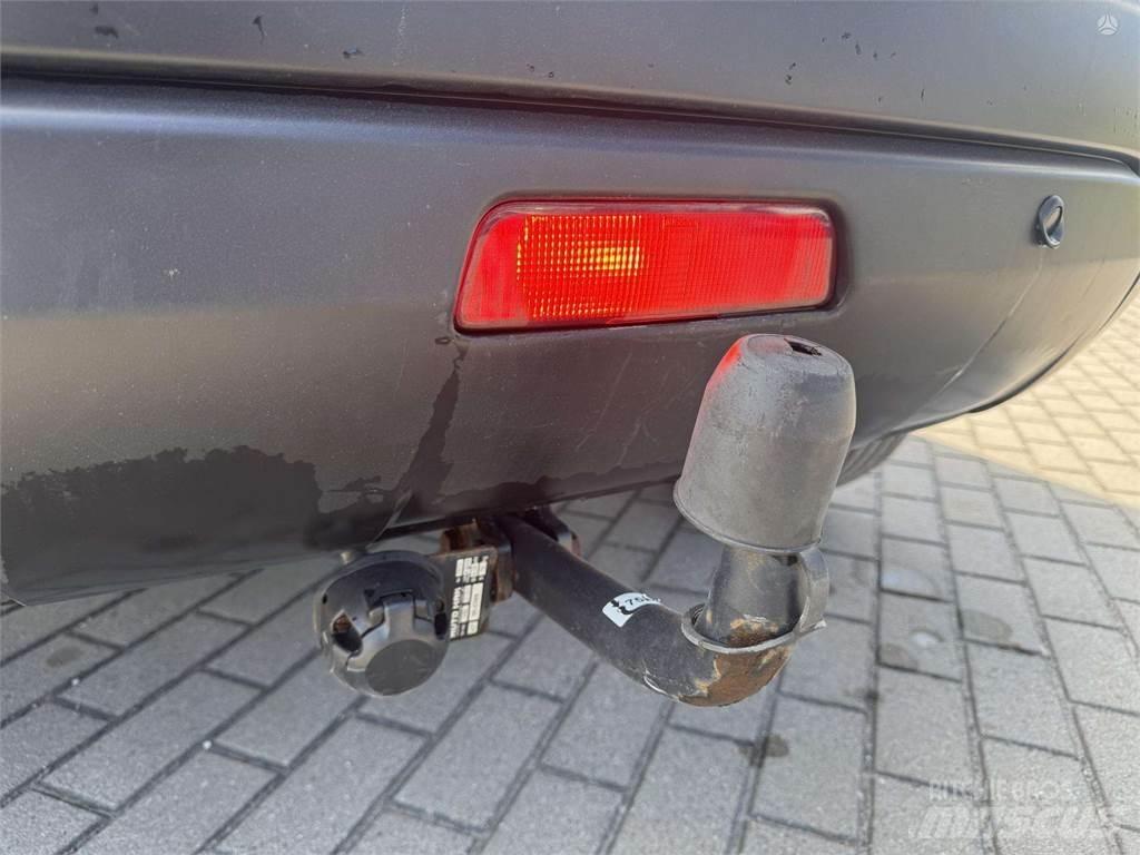 Nissan  Voiture