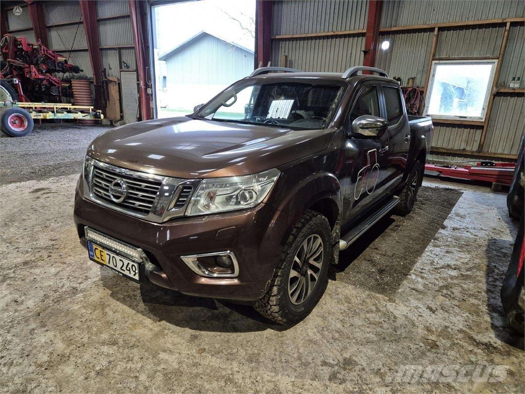 Nissan  Voiture