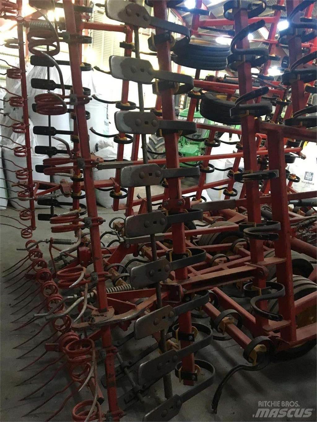 Väderstad NZA800 Déchaumeur, cultivateur