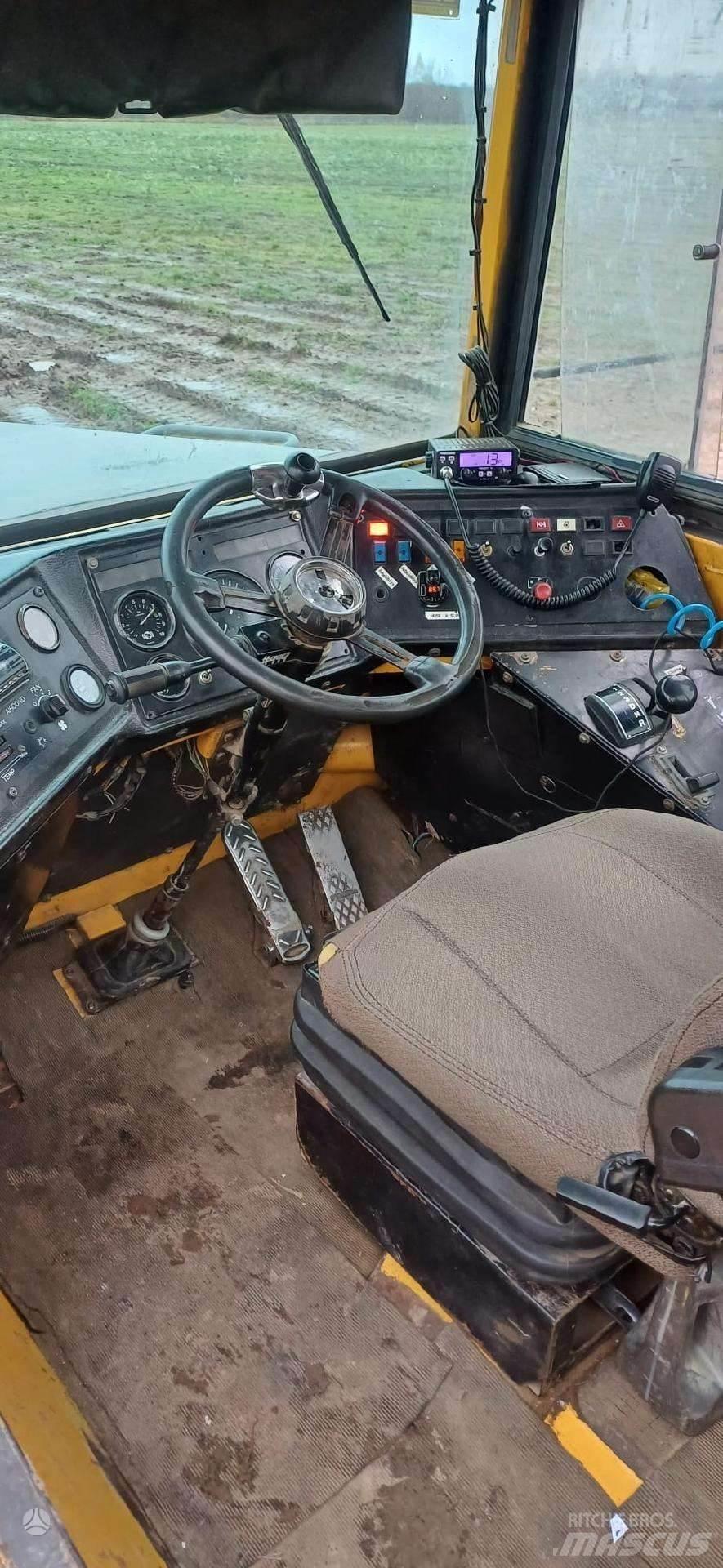 Volvo A25C Tombereau articulé