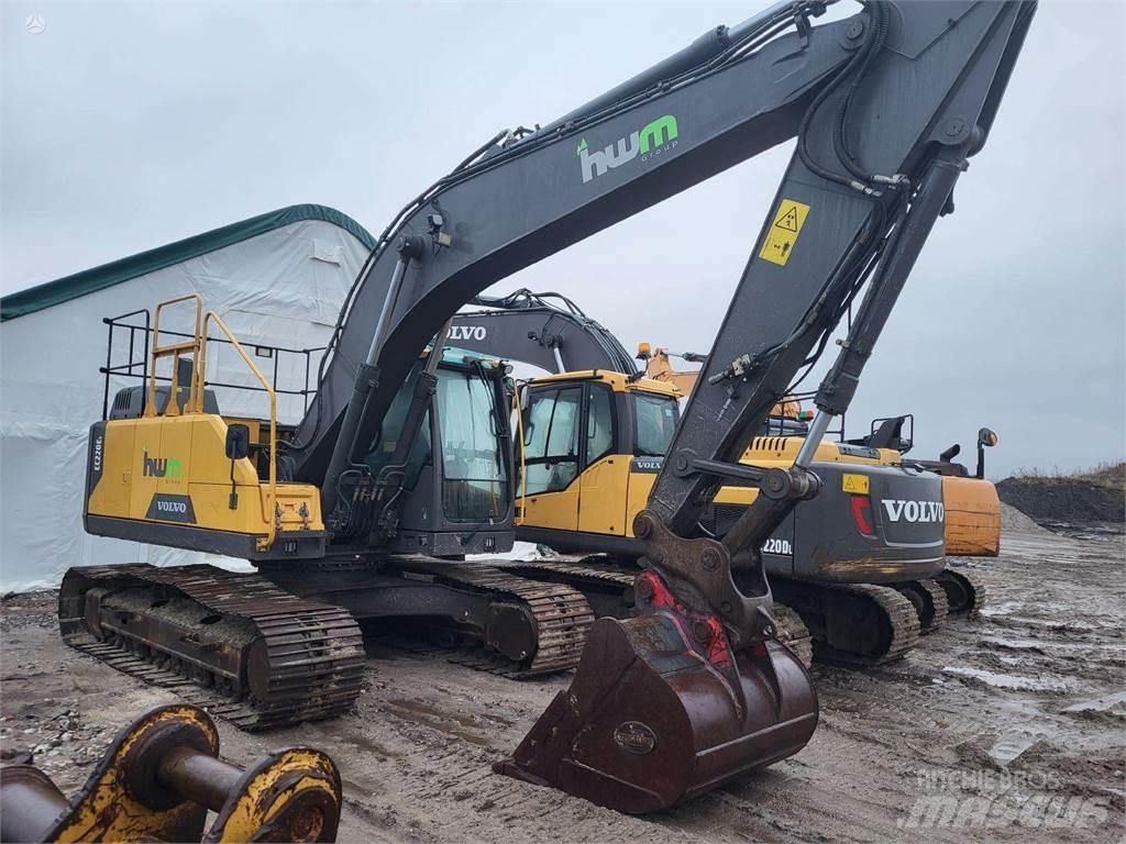 Volvo EC220E Pelle sur chenilles