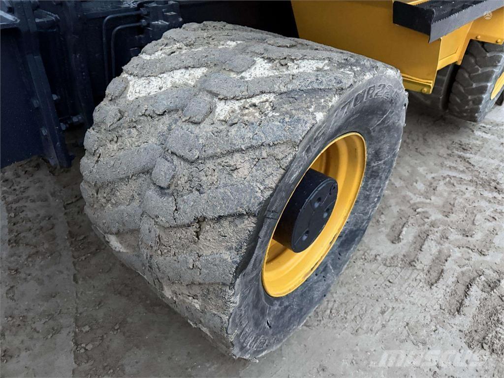 Volvo EW 180 C Pelle sur pneus