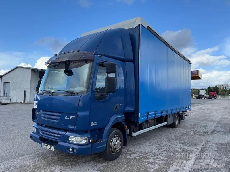 DAF LF 220 Camion à rideaux coulissants (PLSC)