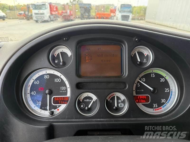 DAF LF 220 Camion à rideaux coulissants (PLSC)