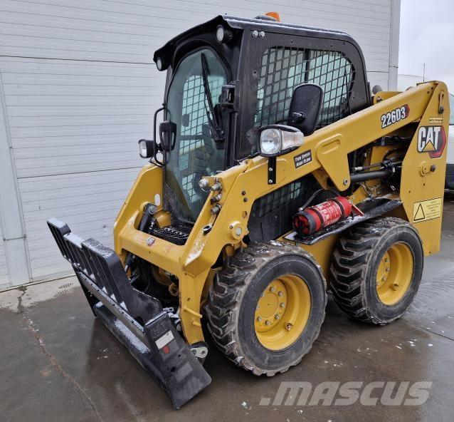 CAT 226D3 Chargeuse compacte