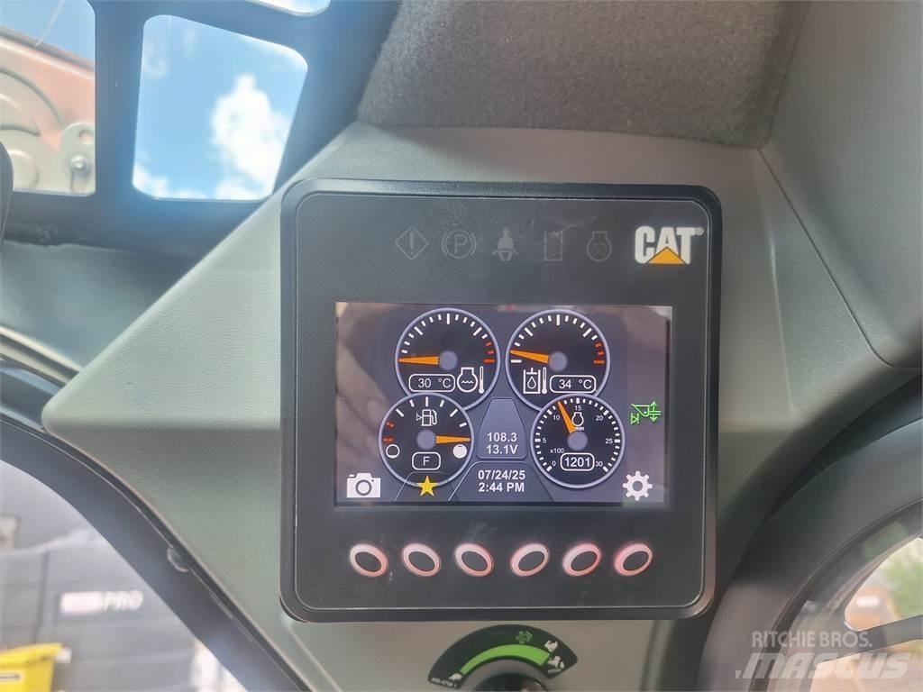 CAT 226D3 Chargeuse sur pneus