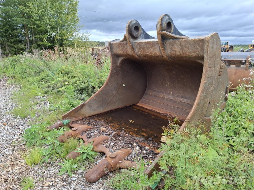 CAT 374 Leica 3D Pelle sur chenilles