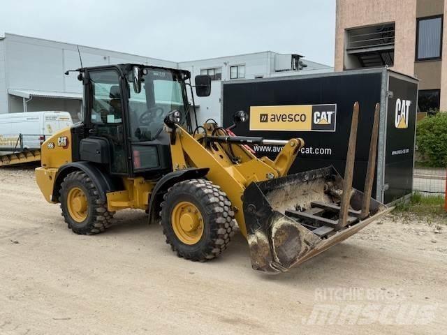 CAT 906 Chargeuse sur pneus