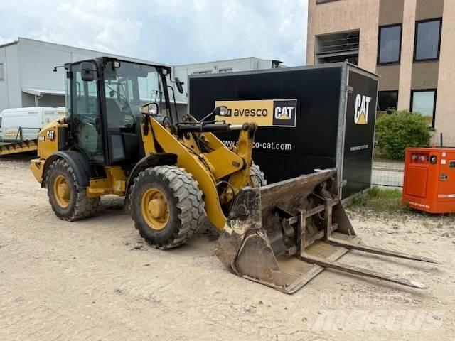 CAT 906 Chargeuse sur pneus