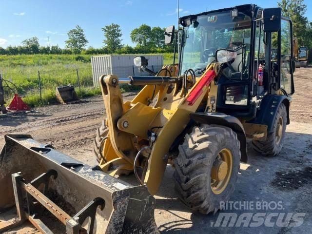 CAT 906 Chargeuse sur pneus