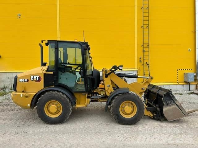 CAT 906M Chargeuse sur pneus