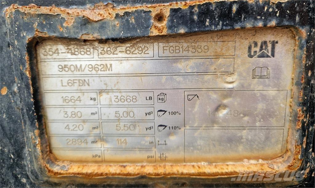 CAT 962M Chargeuse sur pneus