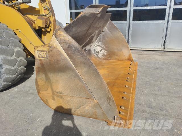 CAT 972M XE Chargeuse sur pneus