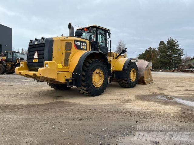 CAT 982M Chargeuse sur pneus