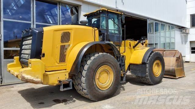 CAT 982M Chargeuse sur pneus