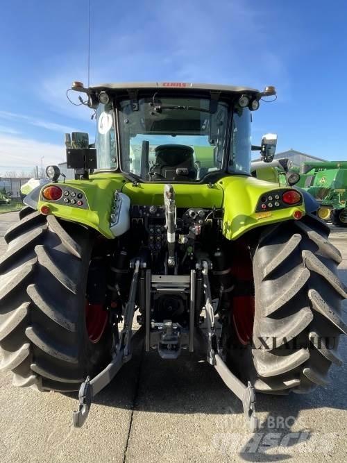 CLAAS Arion 440 Tracteur