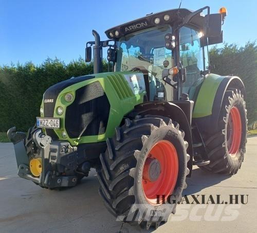 CLAAS ARION 550 Tracteur