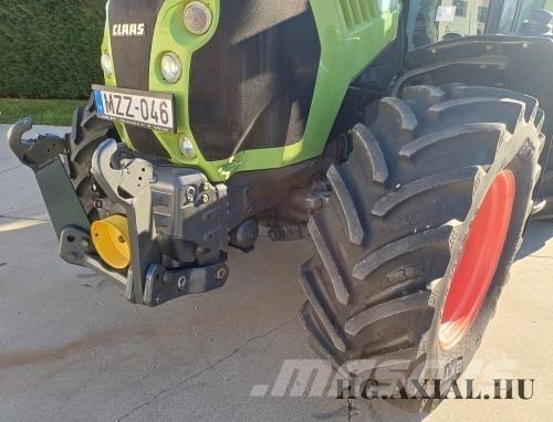 CLAAS ARION 550 Tracteur