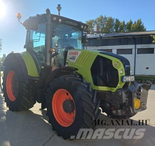 CLAAS ARION 550 Tracteur