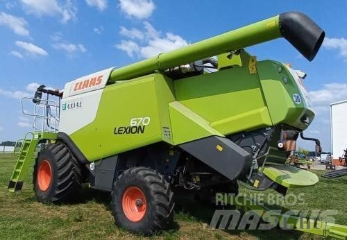 CLAAS Lexion 670 Moissonneuse batteuse
