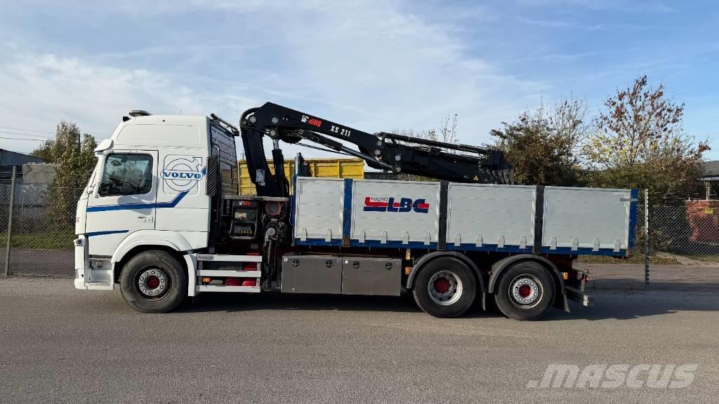 Volvo FM 10 Camion plateau ridelle avec grue
