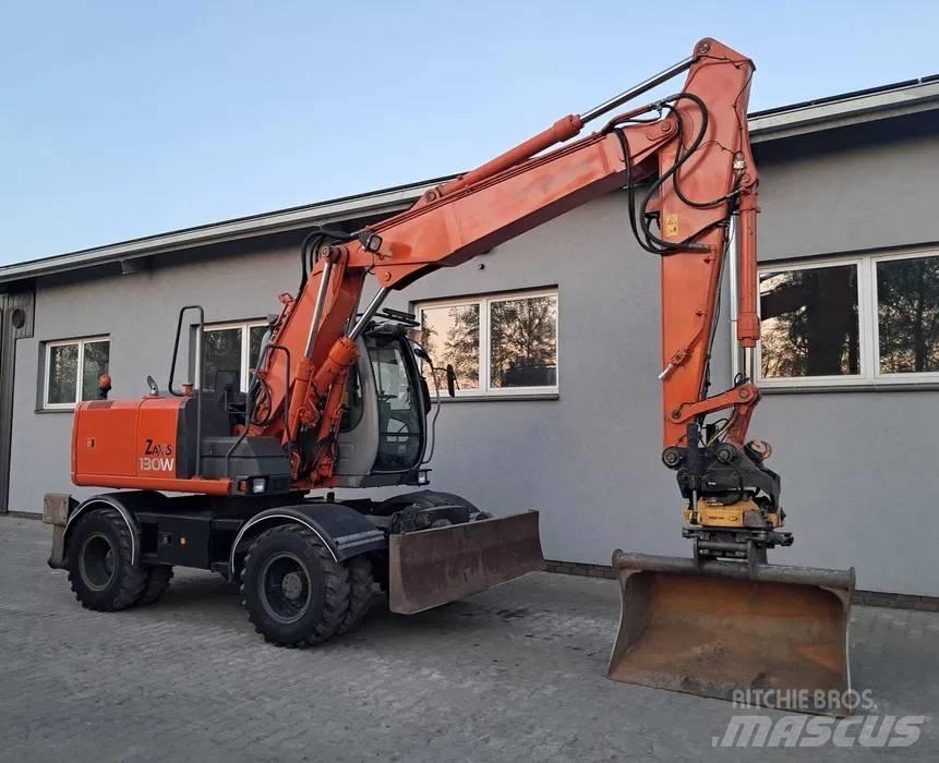 Hitachi ZX 130 W Pelle sur pneus