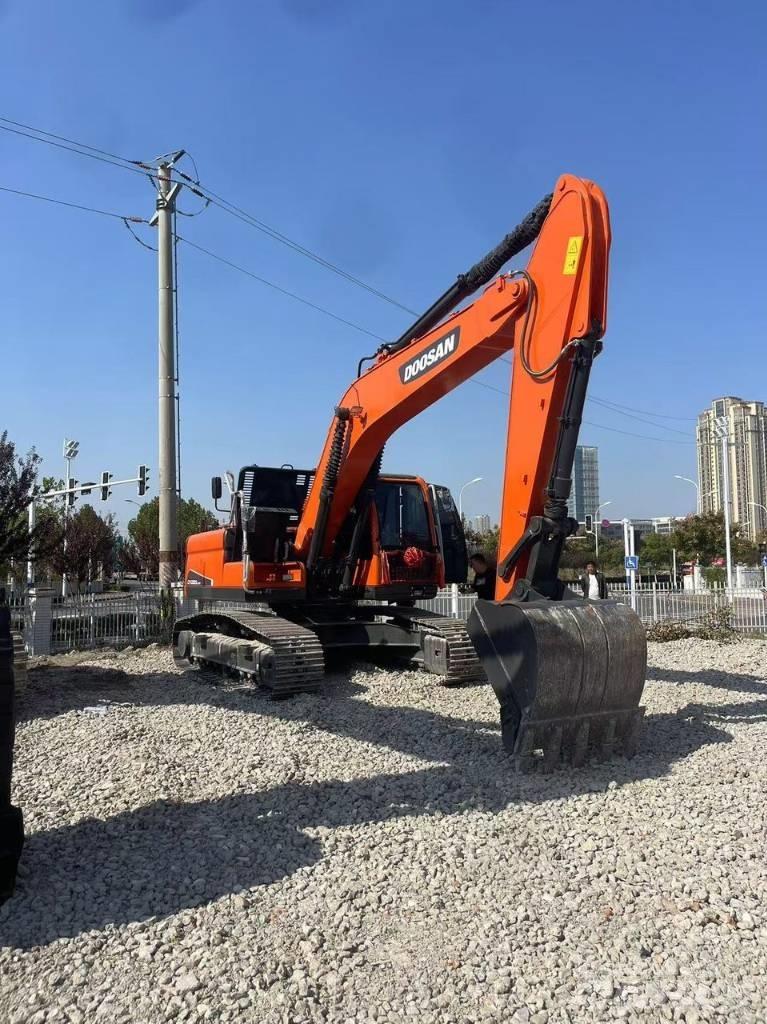 Doosan DX 225LC-9C Pelle sur chenilles