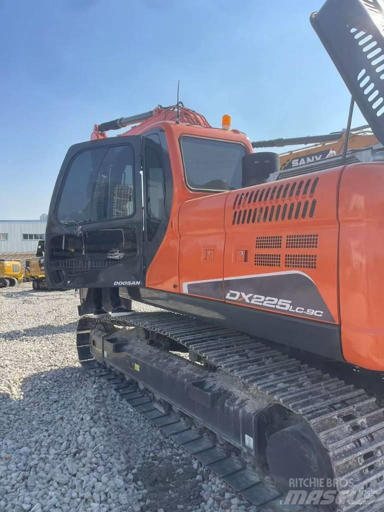 Doosan DX 225LC-9C Pelle sur chenilles
