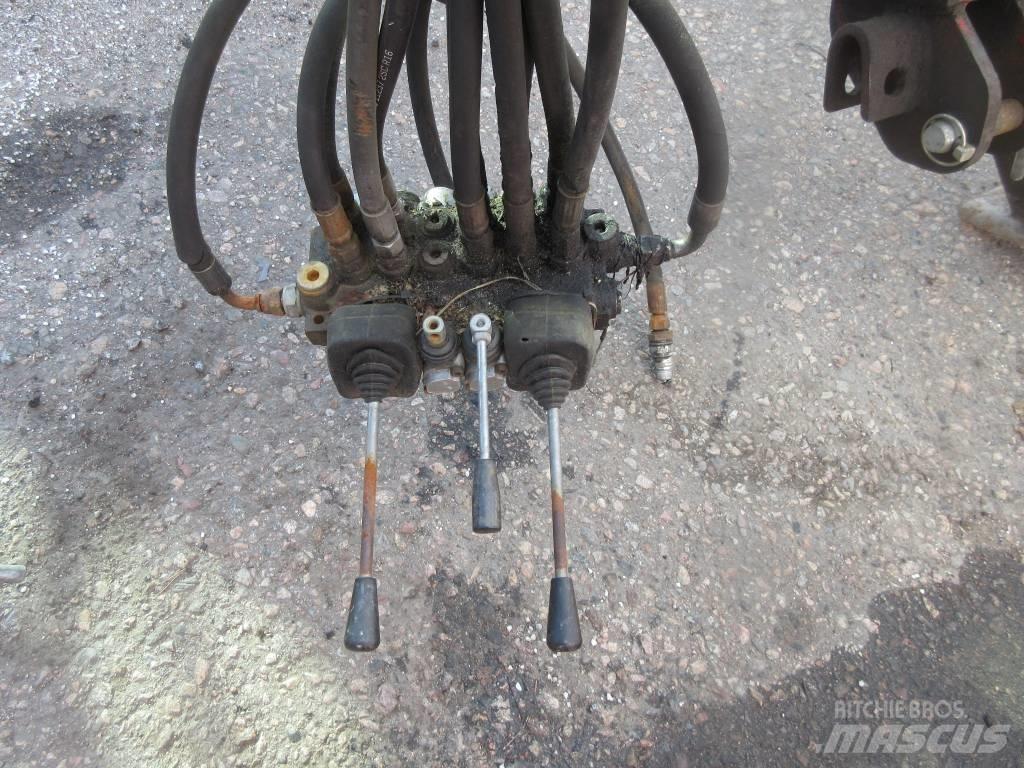 Patu 1800 Grue, Chargeur