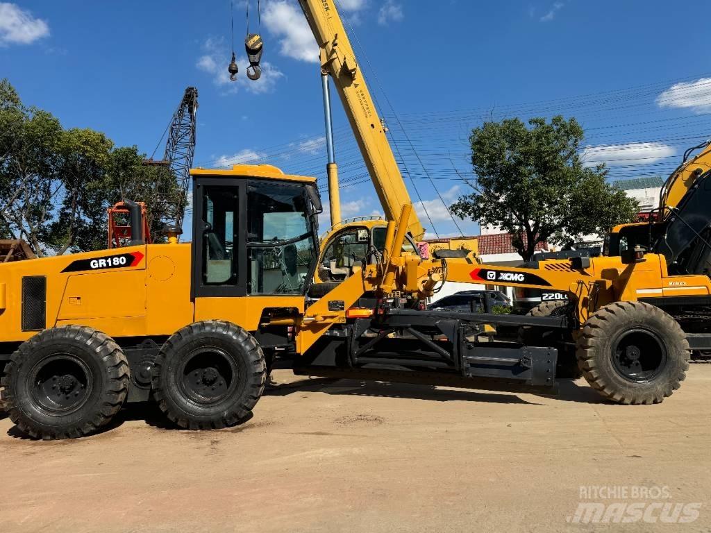 XCMG GR 180 Niveleuse