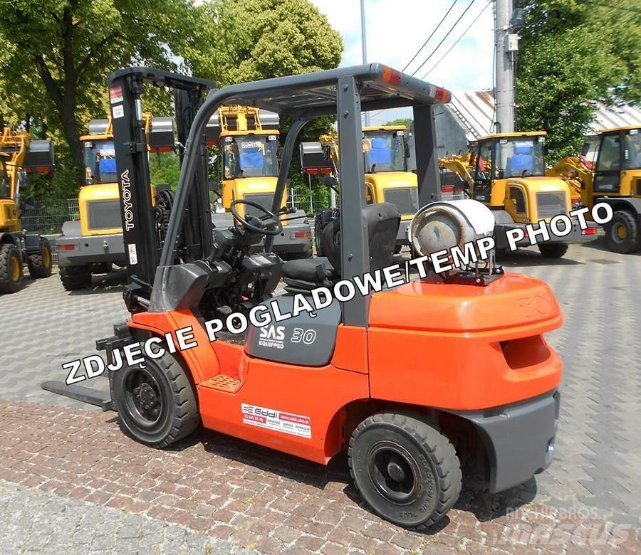 Toyota 02-7FGF30 Chariots GPL
