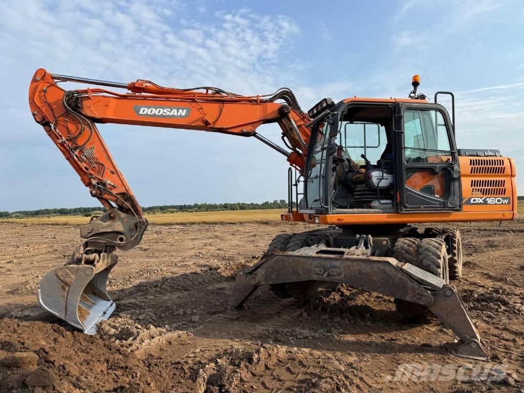 Doosan DX 160 W-3 Pelle sur pneus