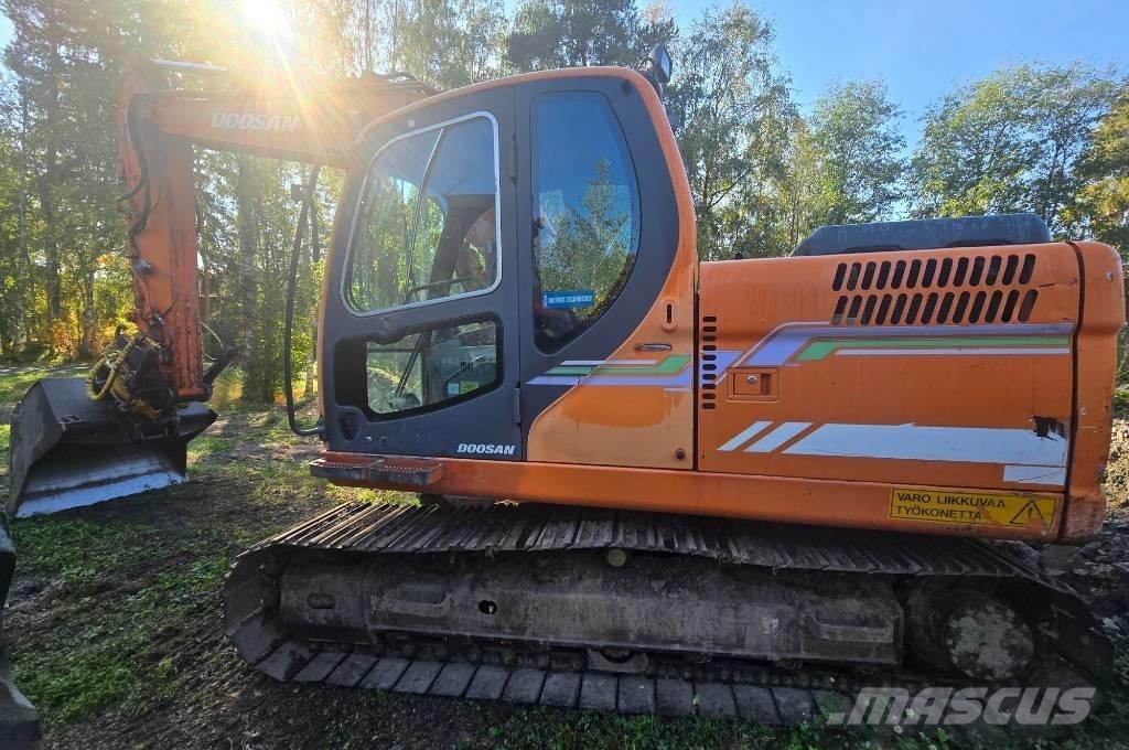 Doosan DX 140 LC Pelle sur chenilles