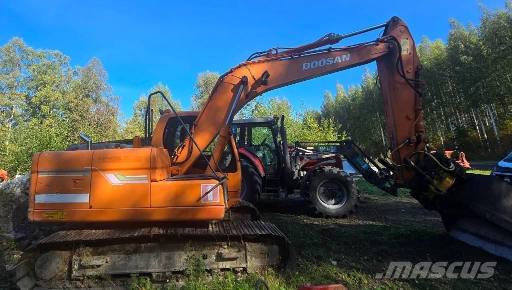 Doosan DX 140 LC Pelle sur chenilles