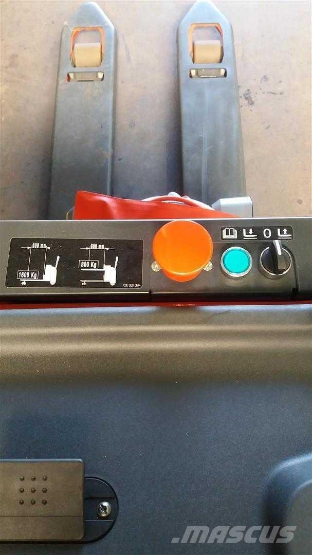 Linde T16L Gerbeur accompagnant