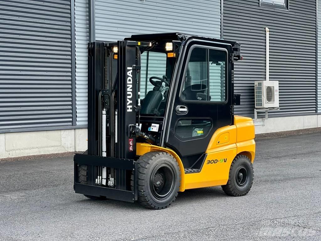 Hyundai 30D-9V Chariots diesel