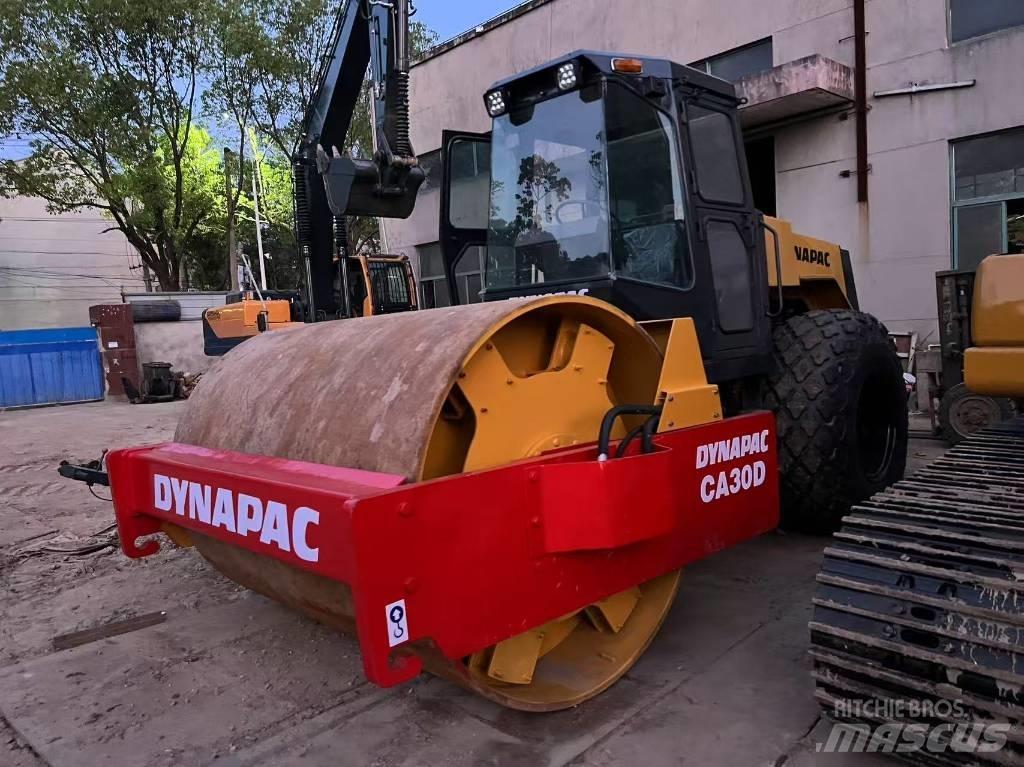 Dynapac CA 30 D Rouleaux monocylindre