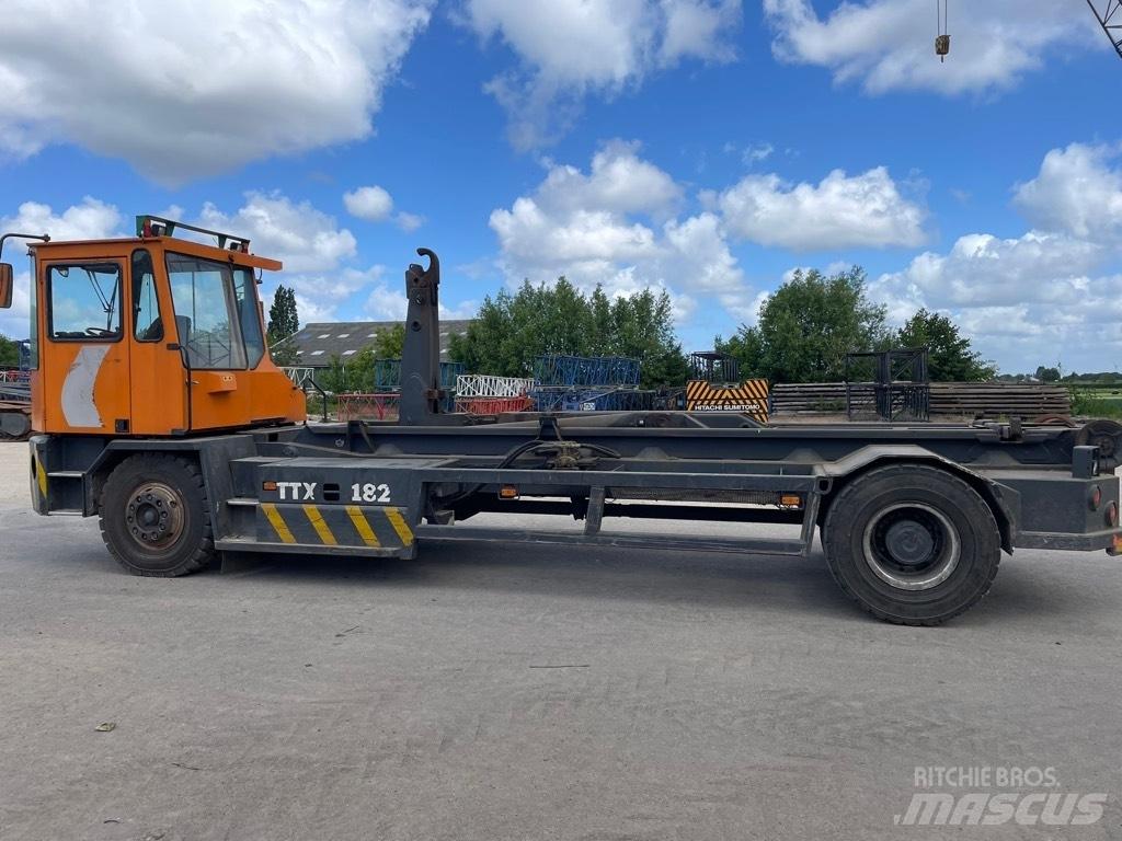 Kalmar 182 A L2 C!8 Tracteur de manœuvre