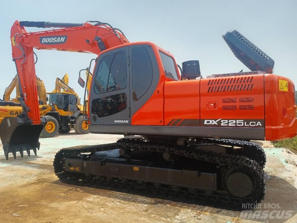 Doosan DX 225 Pelle sur chenilles