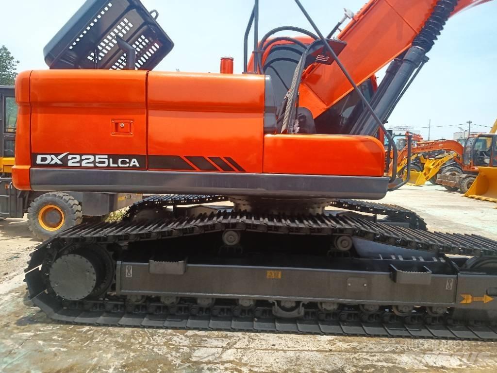 Doosan DX 225 Pelle sur chenilles
