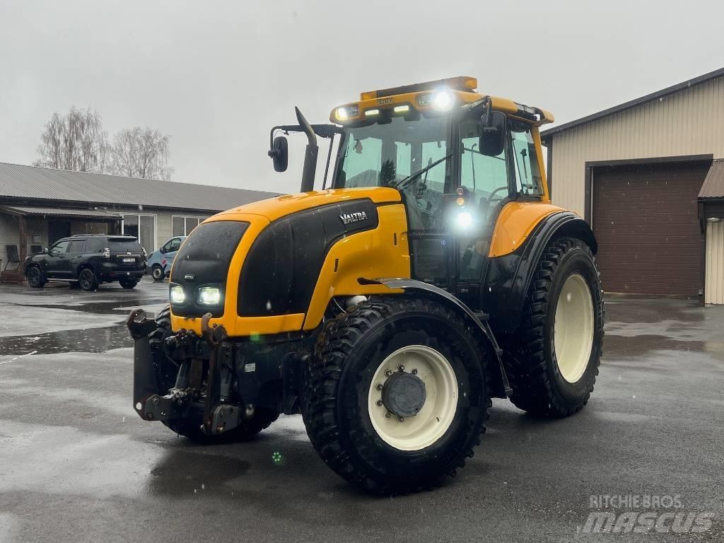 Valtra M 150-4 Tracteur